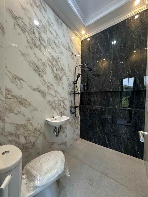 dijual rumah kav dki jagakarsa