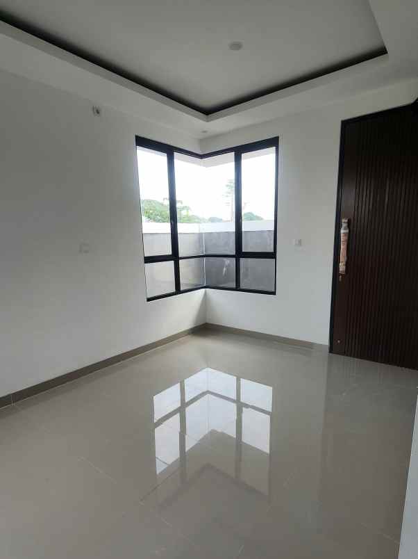 dijual rumah kavling auri