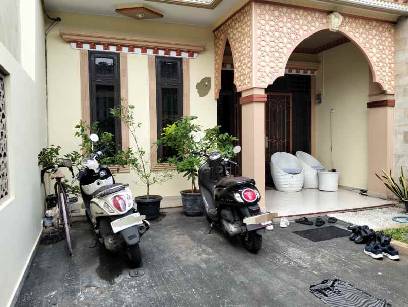 dijual rumah kayu gede 2