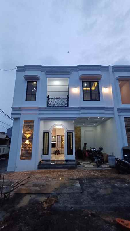 dijual rumah kecapi jagakarsa