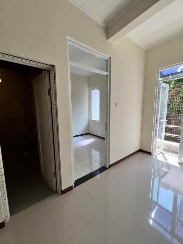 dijual rumah kelapa sawit kelapa gading