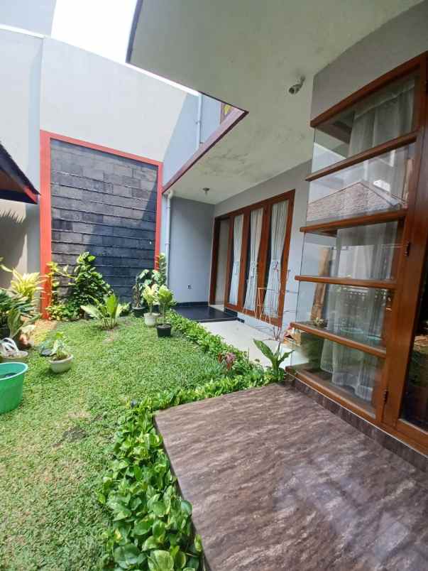 dijual rumah kemang pratama