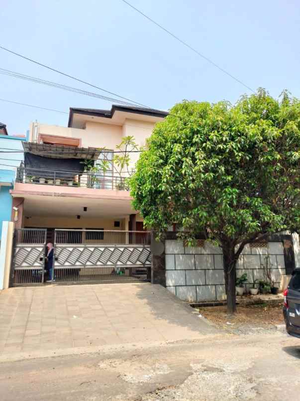 dijual rumah kemang pratama