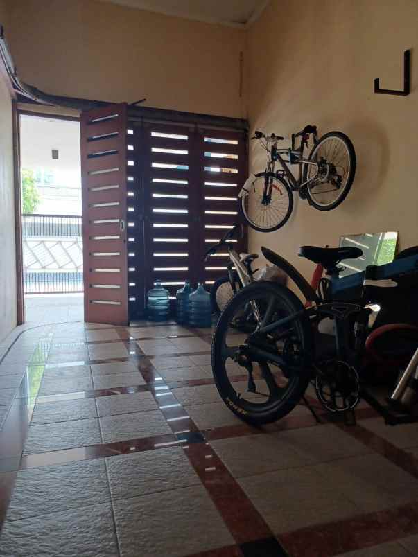 dijual rumah kemang pratama