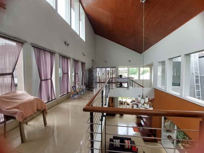 dijual rumah kemang pratama