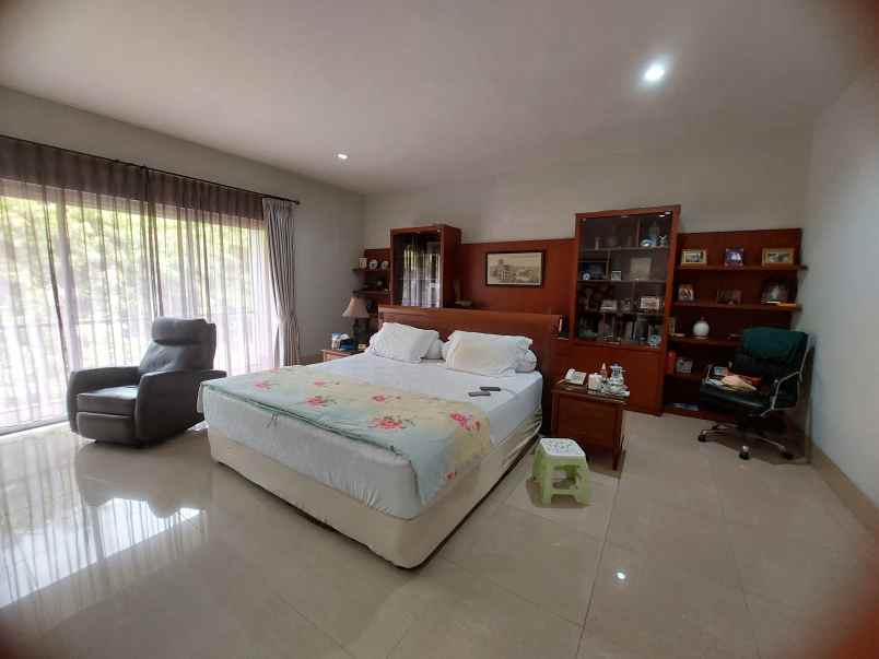 dijual rumah kemang pratama