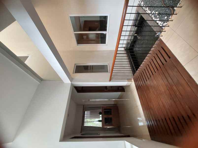 dijual rumah kemang pratama