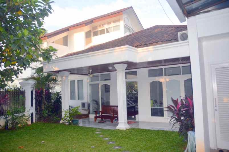 dijual rumah kemang timur kel bangka