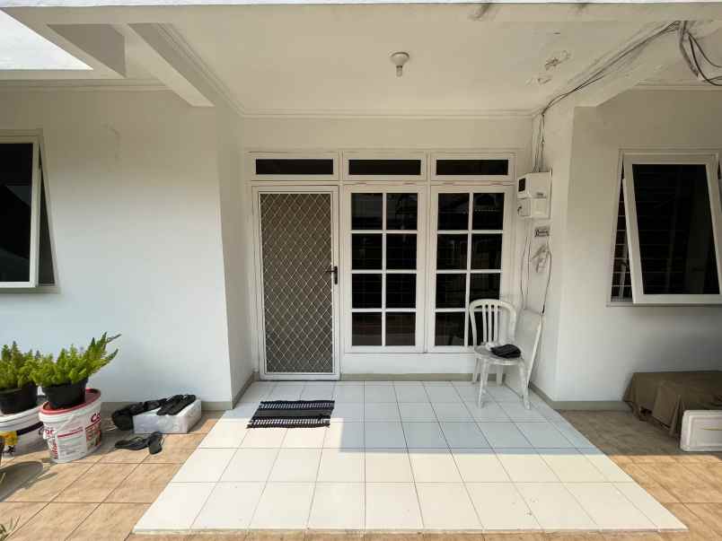 dijual rumah klampis semolo