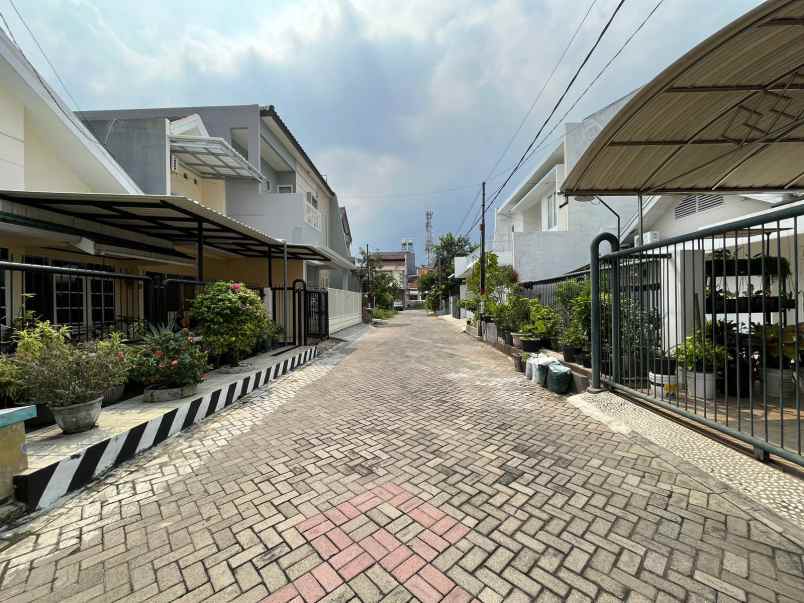 dijual rumah klampis semolo