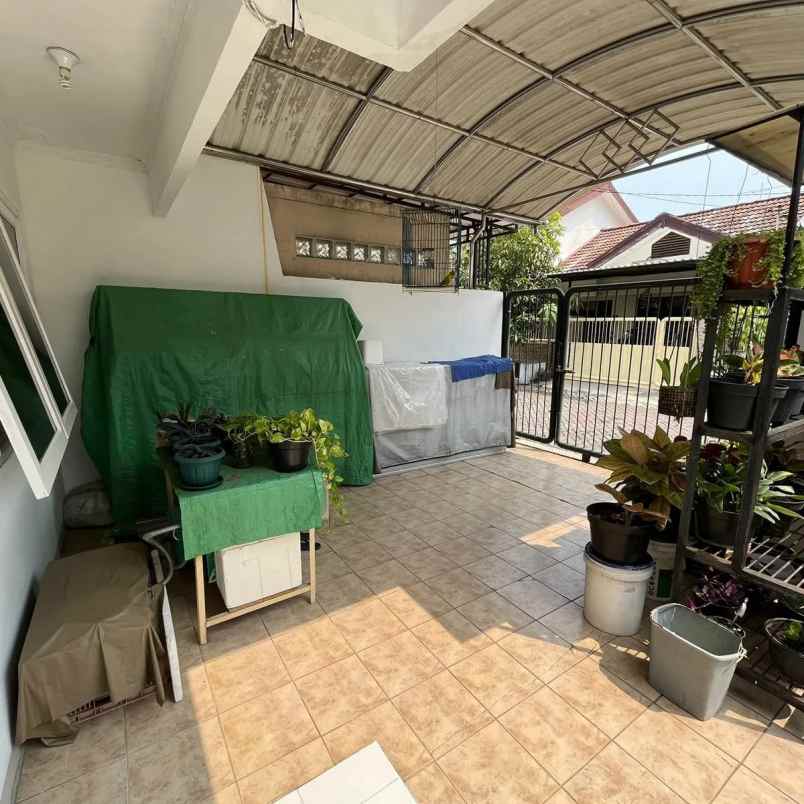 dijual rumah klampis semolo