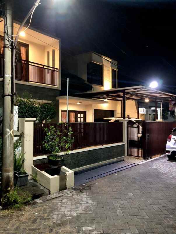 dijual rumah klampis semolo barat