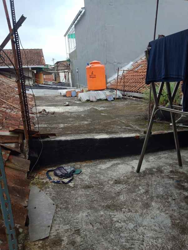 dijual rumah komp padasuka jl kebon