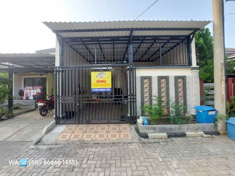 dijual rumah komplek cluster panorama