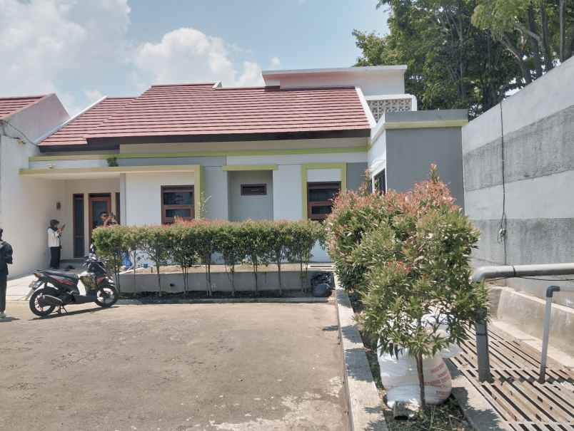 dijual rumah komplek derwati mas