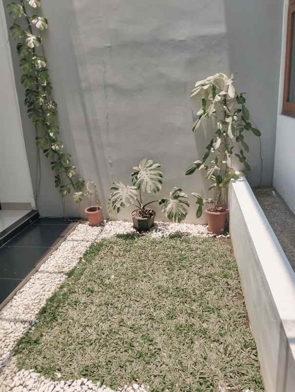 dijual rumah komplek derwati mas