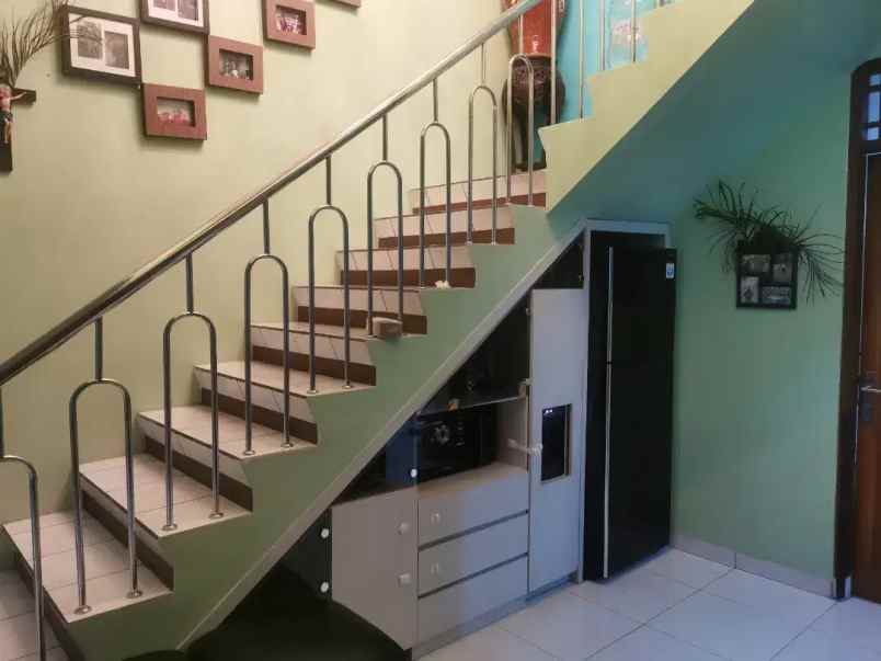 dijual rumah komplek kavling mrinir