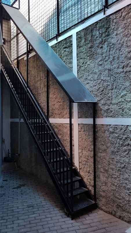 dijual rumah komplek malaka country