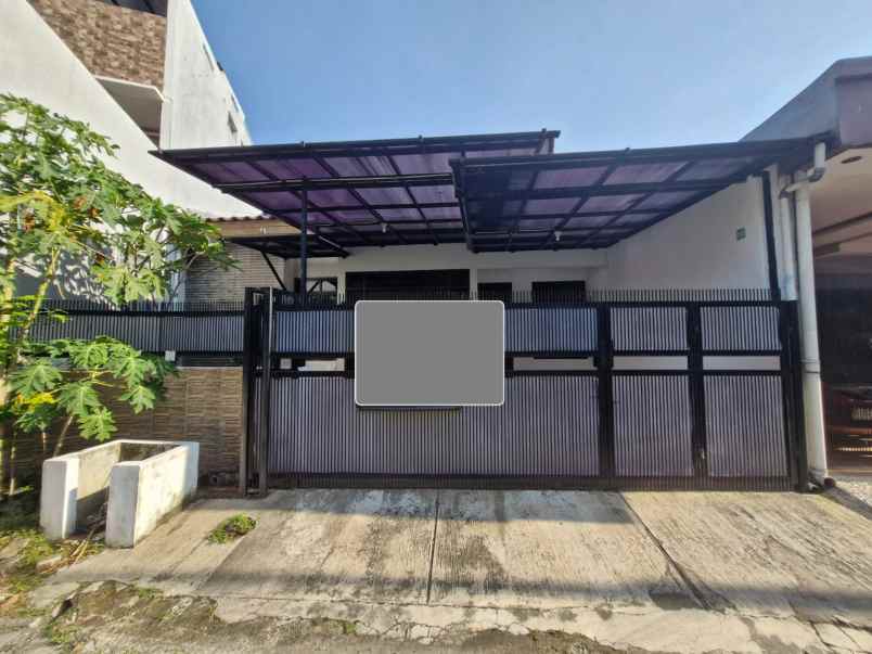 dijual rumah komplek malaka country