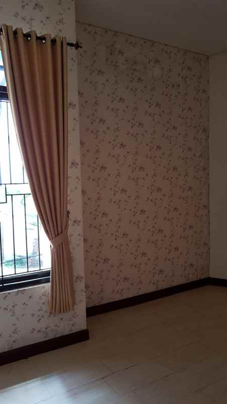dijual rumah komplek malaka country