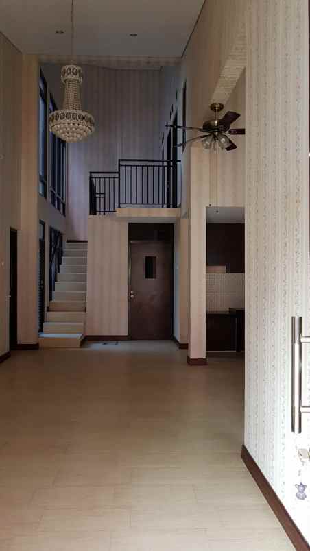 dijual rumah komplek malaka country