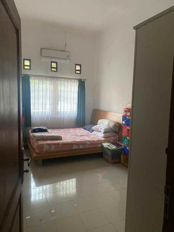 dijual rumah komplek mitra dago