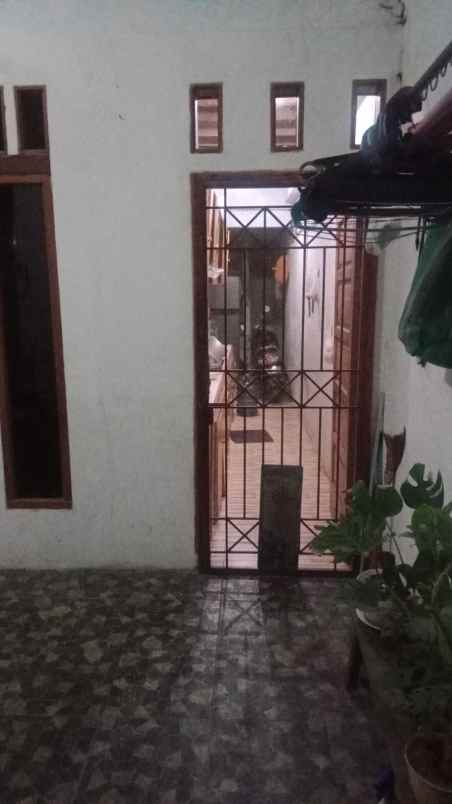 dijual rumah komplek mutiara garuda