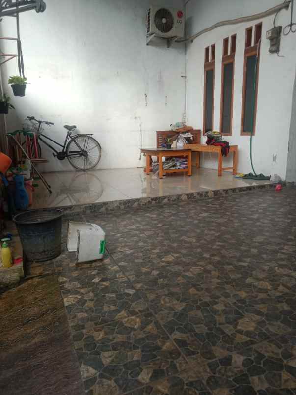 dijual rumah komplek mutiara garuda