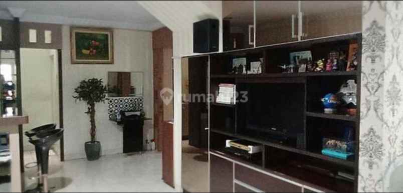 dijual rumah komplek perumahan cluster