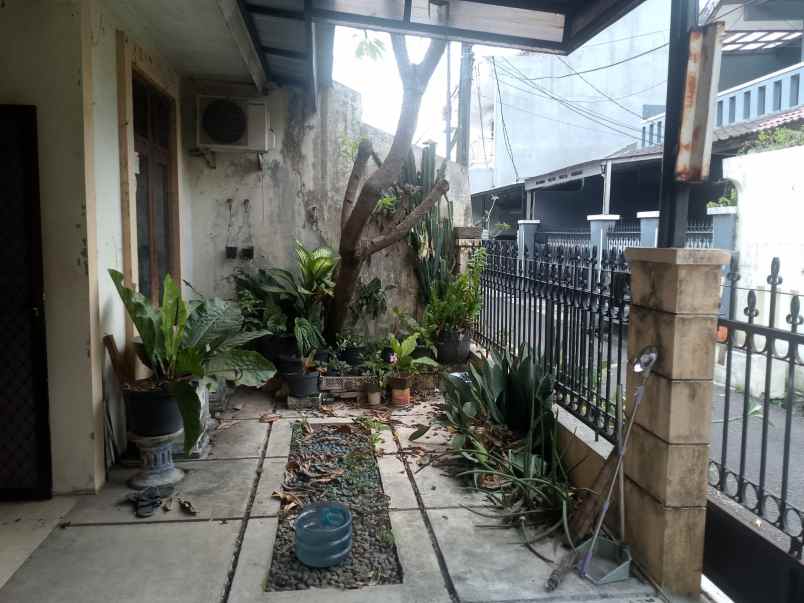 dijual rumah komplek pondok kopi duren