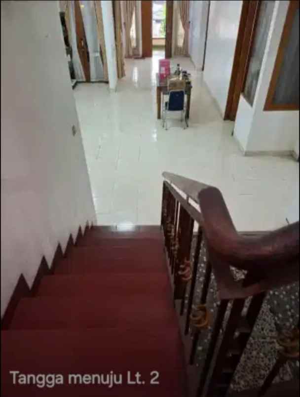 dijual rumah komplek taman harapan baru