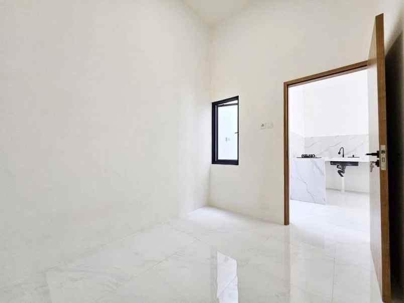 dijual rumah kota harapan indah bekasi