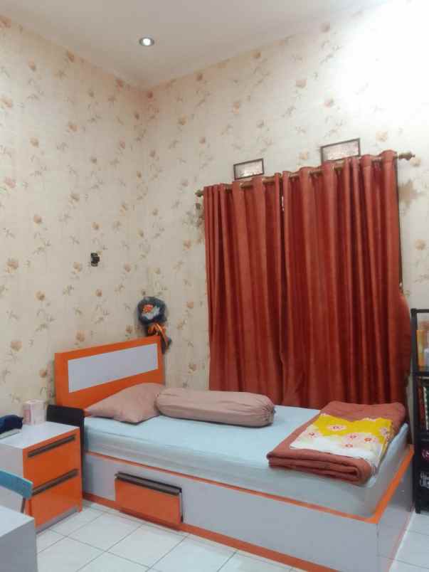 dijual rumah kota mas