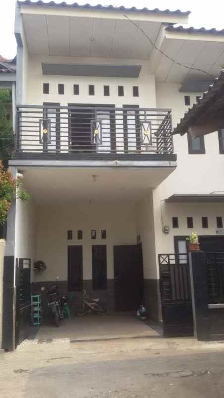 dijual rumah kp areman kelapa dua depok