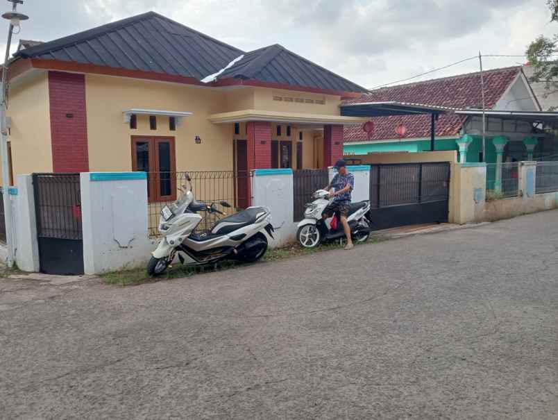 dijual rumah kp setu kelurahan sukamaju