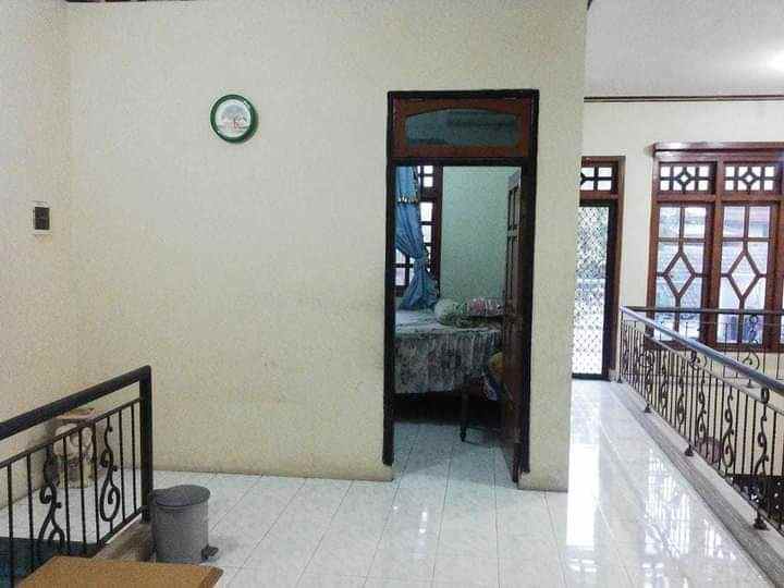 dijual rumah kutisari indah barat