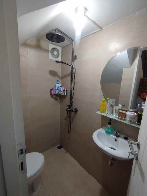 dijual rumah lake veiw cimanggis