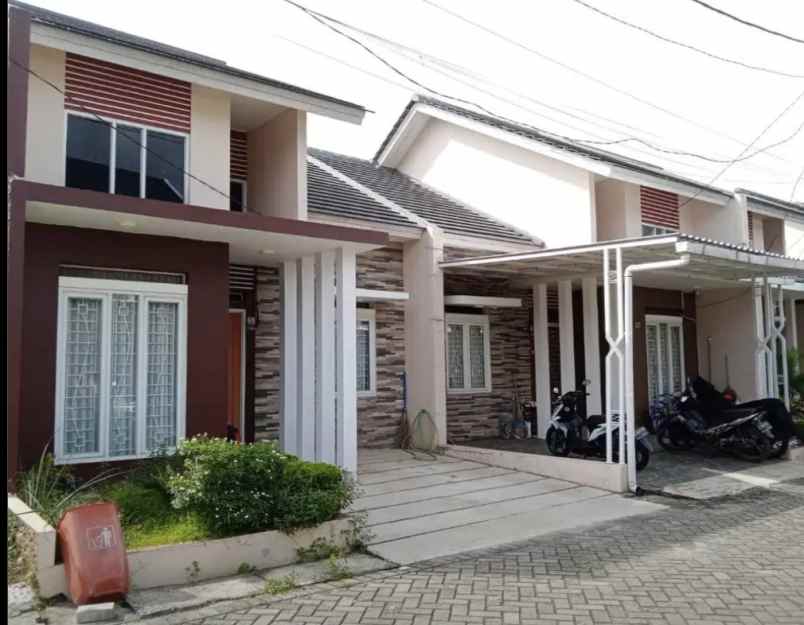 dijual rumah lokasi dekat perumahan