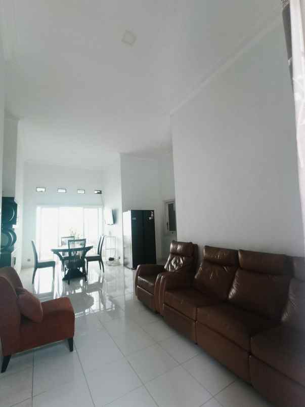 dijual rumah lokasi permata jingga suhat malang