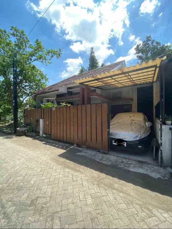 dijual rumah malangrejo