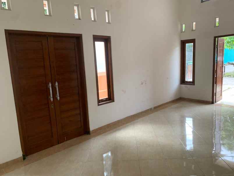 dijual rumah malangrejo wedomartani kec