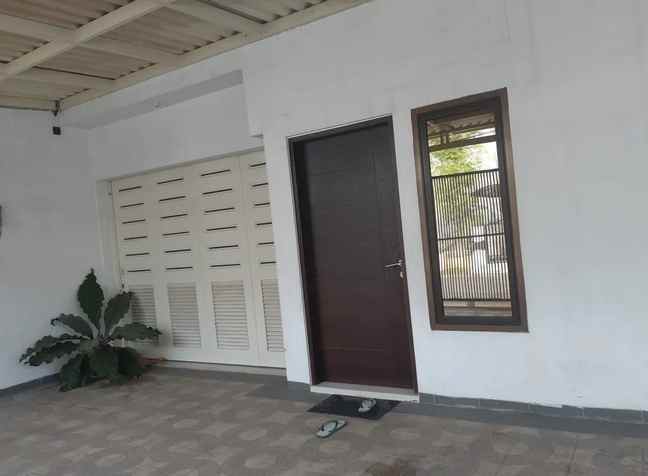 dijual rumah manyar tirtomoyo