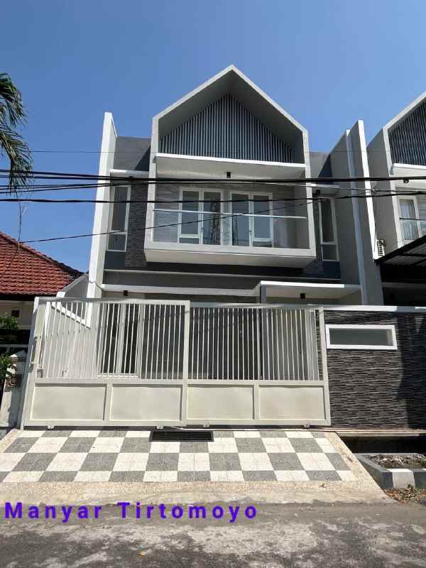 dijual rumah manyar tirtomoyo