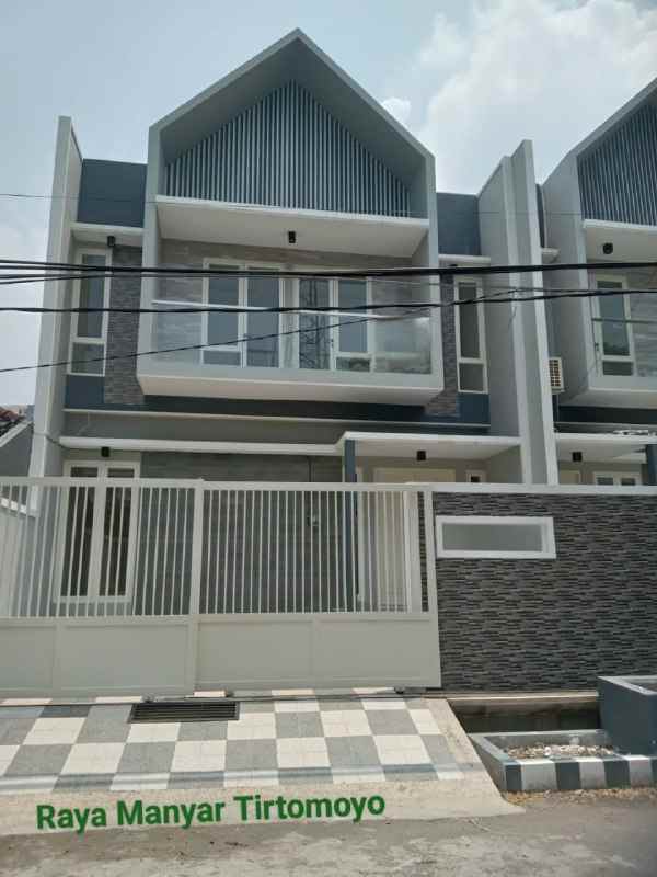 dijual rumah manyar tirtomoyo