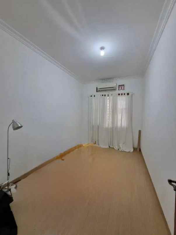 dijual rumah manyar tirtoyoso