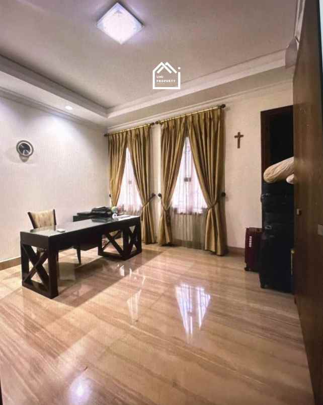 dijual rumah menteng