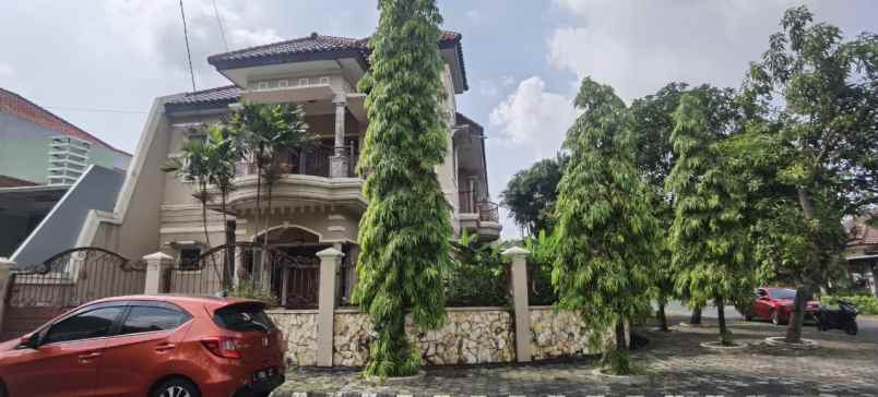 dijual rumah mewah ketintang regancy