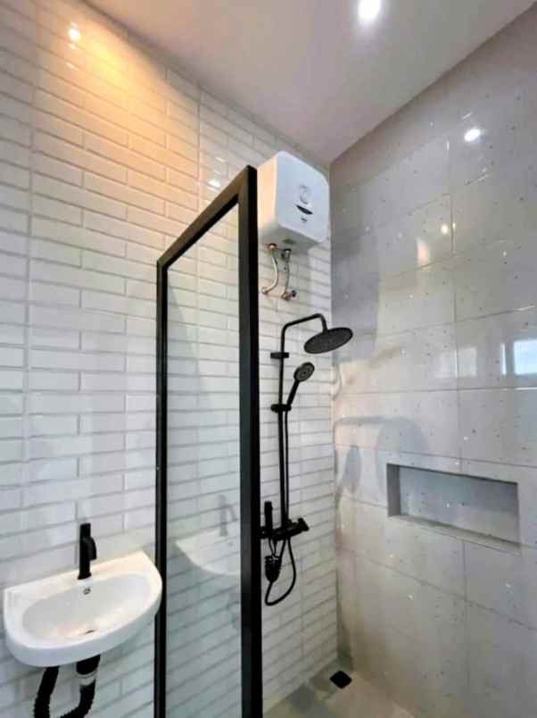 dijual rumah minomartani