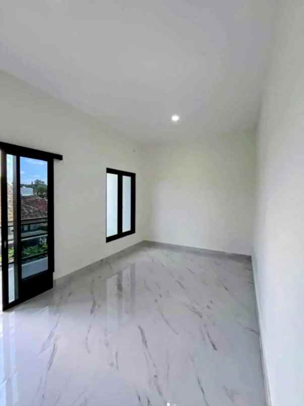 dijual rumah minomartani