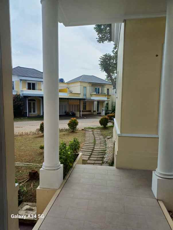 dijual rumah modernland